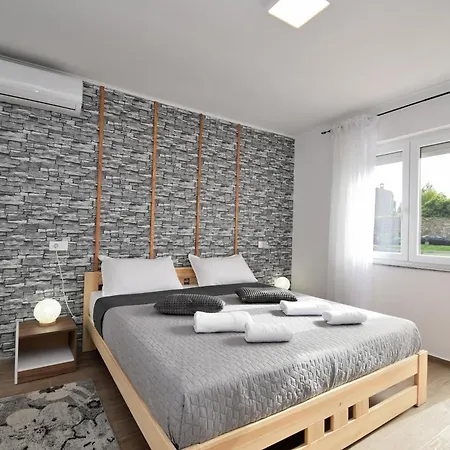 Daire Apartments Plomin *
