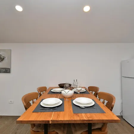Apartments Plomin Daire Plomin