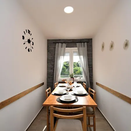 Apartments Plomin Daire Plomin