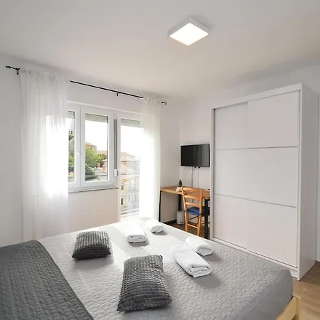 Apartments Plomin Apartamento