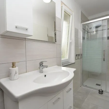 Apartamento Apartments Plomin Plomin