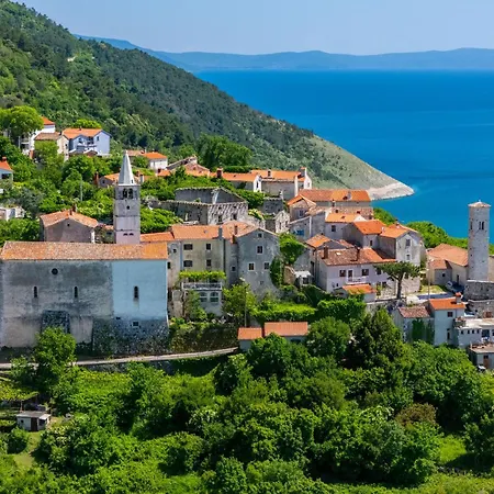 Apartments Plomin Apartamento *