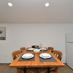 Apartments Plomin דירה פלומין