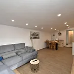 Apartments Plomin דירה *