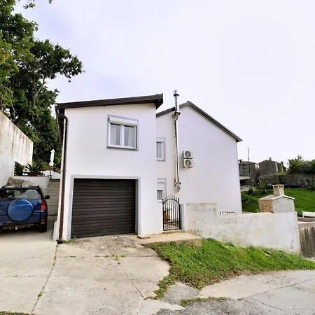 Apartments Plomin *