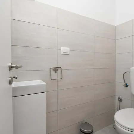 Apartments Plomin *