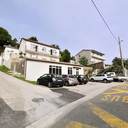 Apartments Plomin פלומין