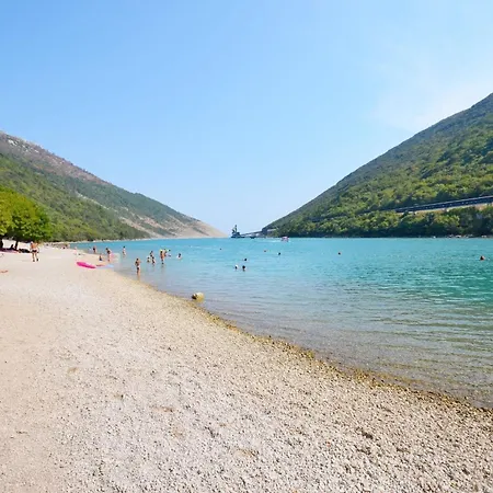 Apartments Plomin Апартаменты Пломин